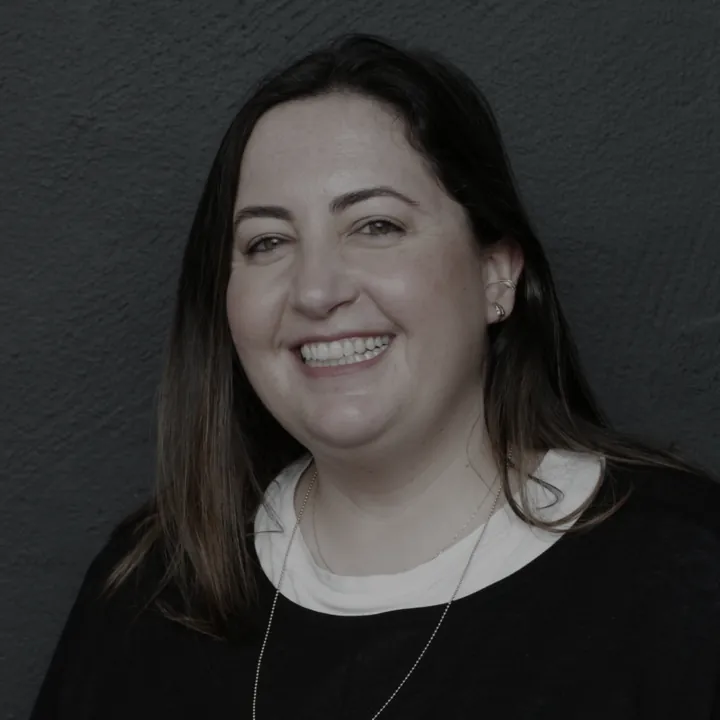 Pilar Sallés, Comunicación y contenidos